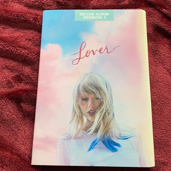 Lover Deluxe Album Versions 1 and 2 - Picture 2 of 6